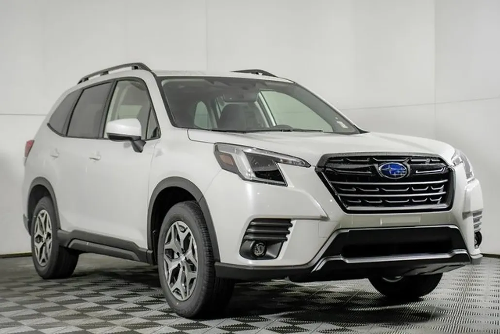 2024 Subaru Forester Premium photo 1