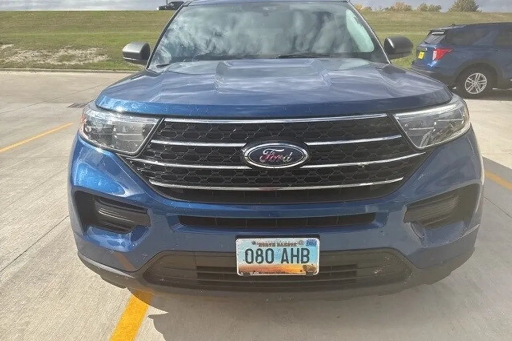 2021 Ford Explorer XLT photo 1