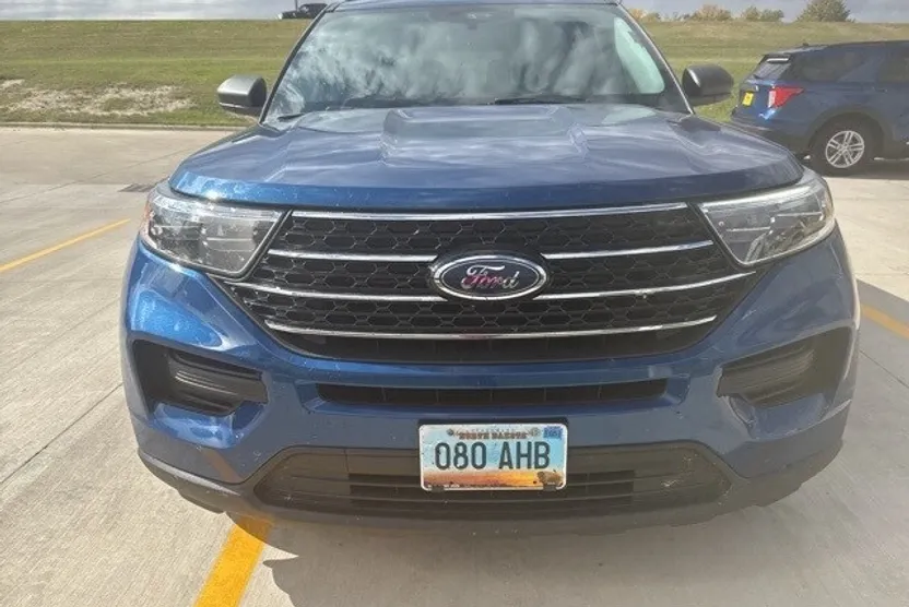 2021 Ford Explorer XLT photo 1