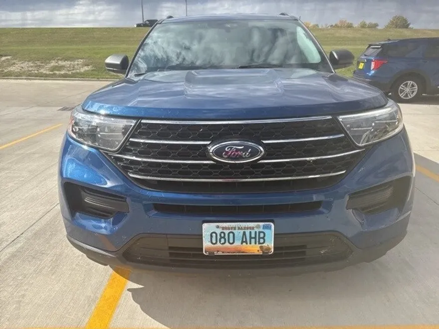 2021 Ford Explorer XLT photo 1