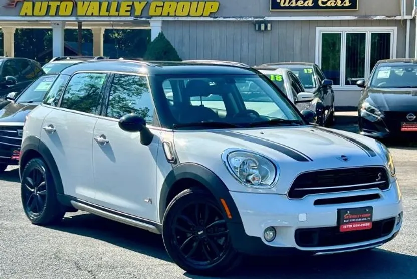 2015 Mini Countryman S ALL4 photo 1