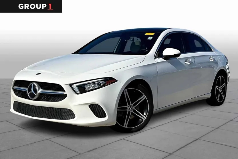 2022 Mercedes Benz A 220 photo 1