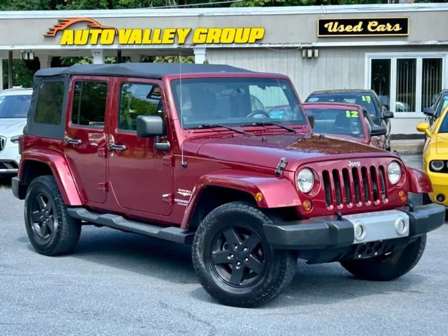2012 Jeep Wrangler Unlimited Sahara Sport photo 1