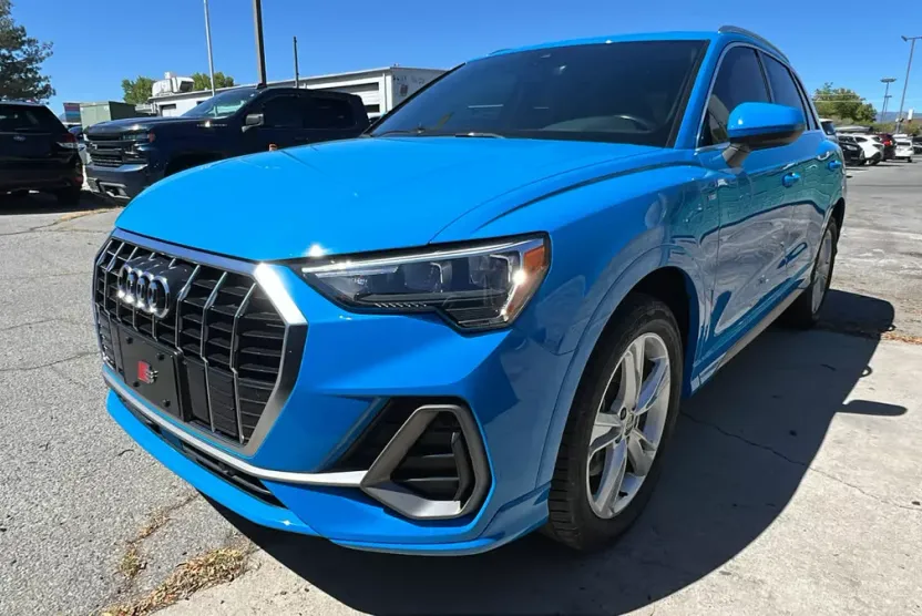 2020 Audi Q3 45 TFSI S line Premium photo 1