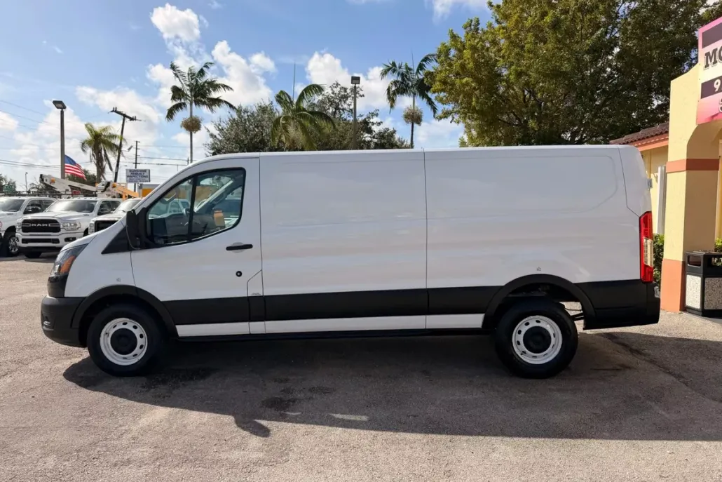 2021 Ford Transit Cargo Van photo 1