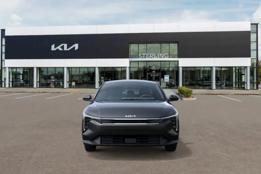 2025 Kia K4 LXS photo 1