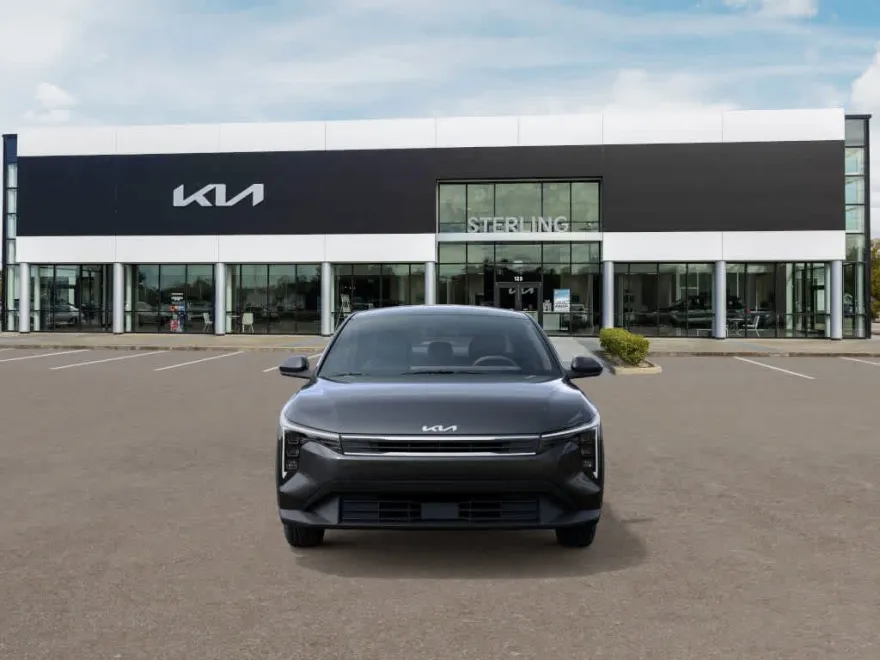 2025 Kia K4 LXS photo 1