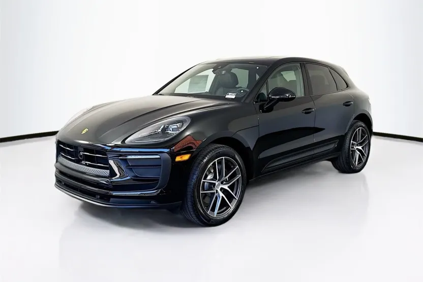2025 Porsche Macan T photo 1