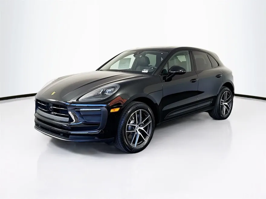 2025 Porsche Macan T photo 1