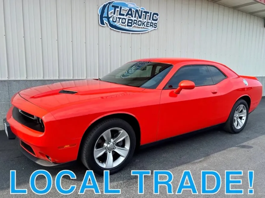2018 Dodge Challenger SXT photo 1