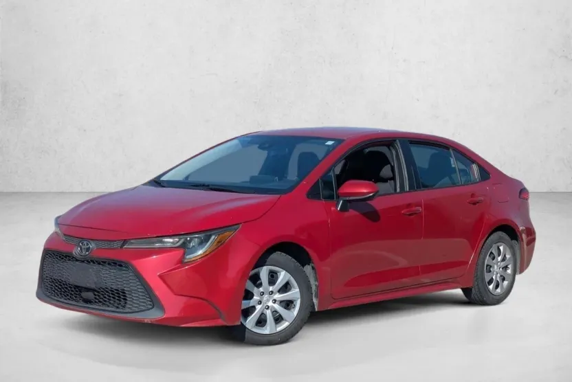 2021 Toyota Corolla LE photo 1