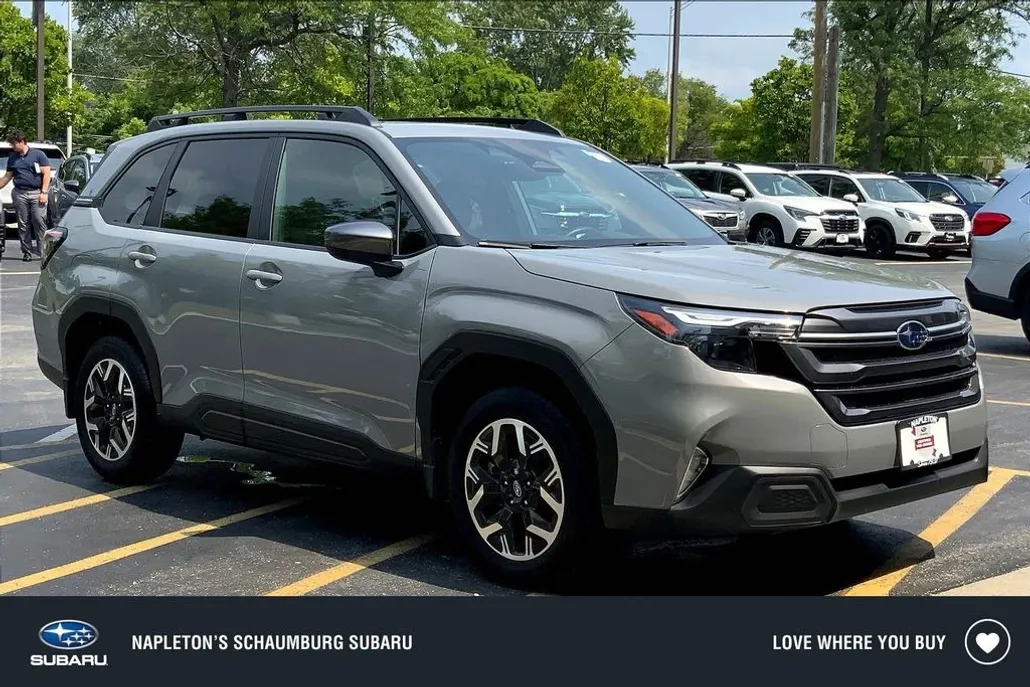 2025 Subaru Forester Premium photo 1