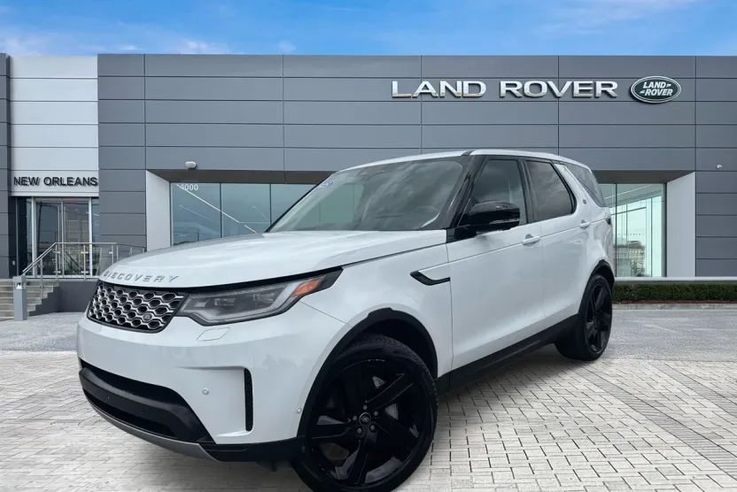 2024 Land Rover Discovery S photo 1