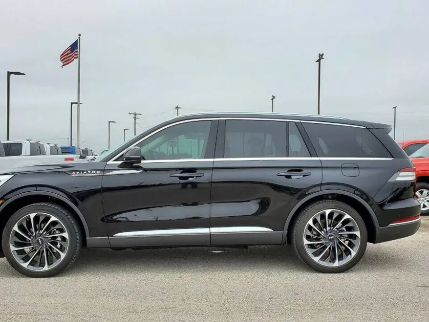 2023 Lincoln Aviator Reserve photo 1