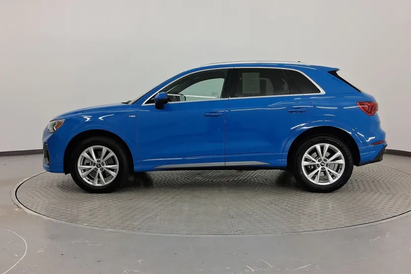 2023 Audi Q3 45 TFSI S line Premium photo 1