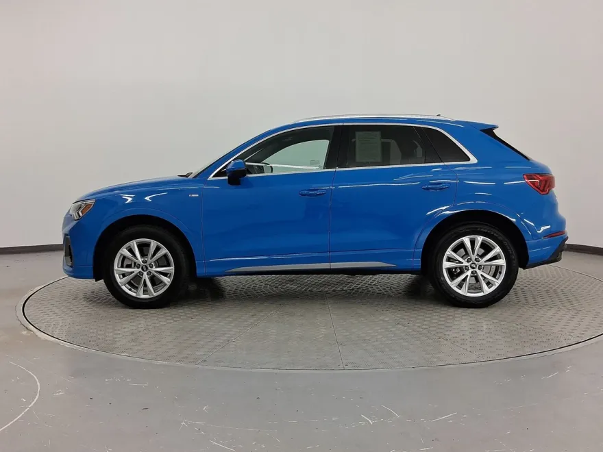2023 Audi Q3 45 TFSI S line Premium photo 1