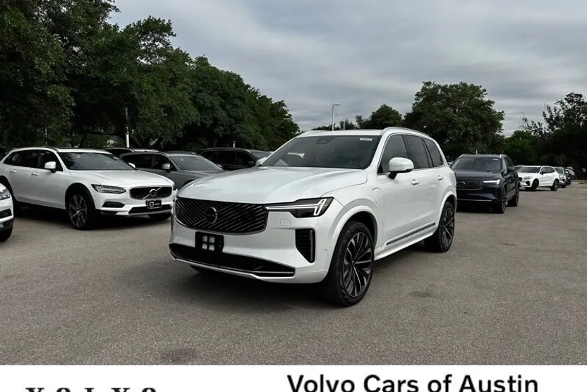 2025 Volvo XC90 Plus T8 photo 1