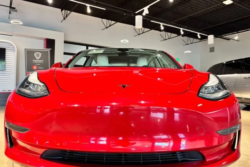 2019 Tesla Model 3 Mid Range photo 1