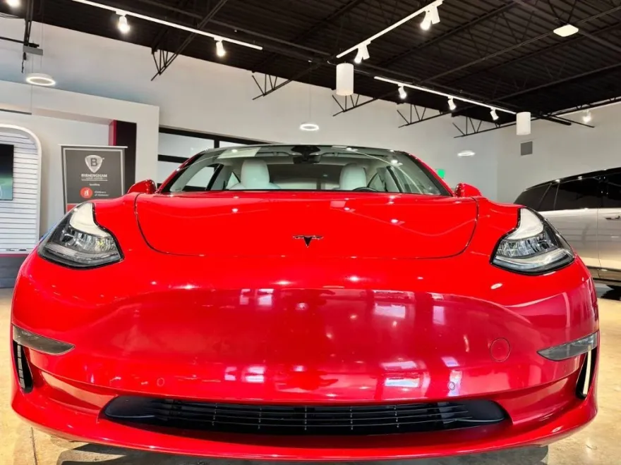 2019 Tesla Model 3 Mid Range photo 1