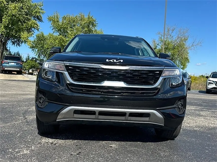 2023 Kia Seltos S photo 1
