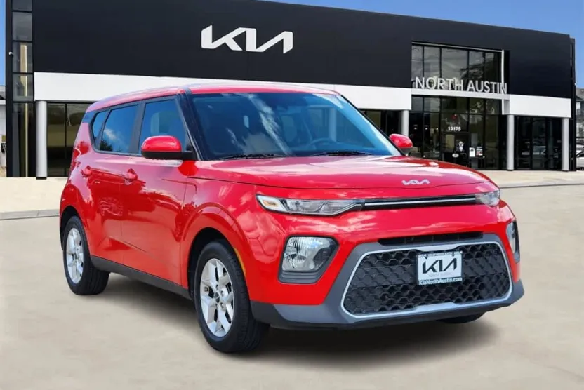 2022 Kia Soul S photo 1