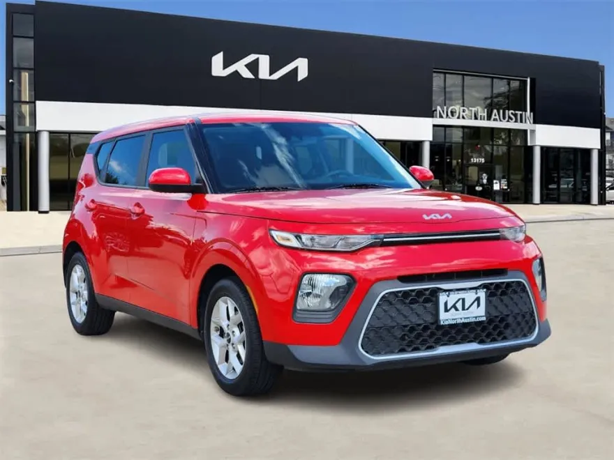 2022 Kia Soul S photo 1