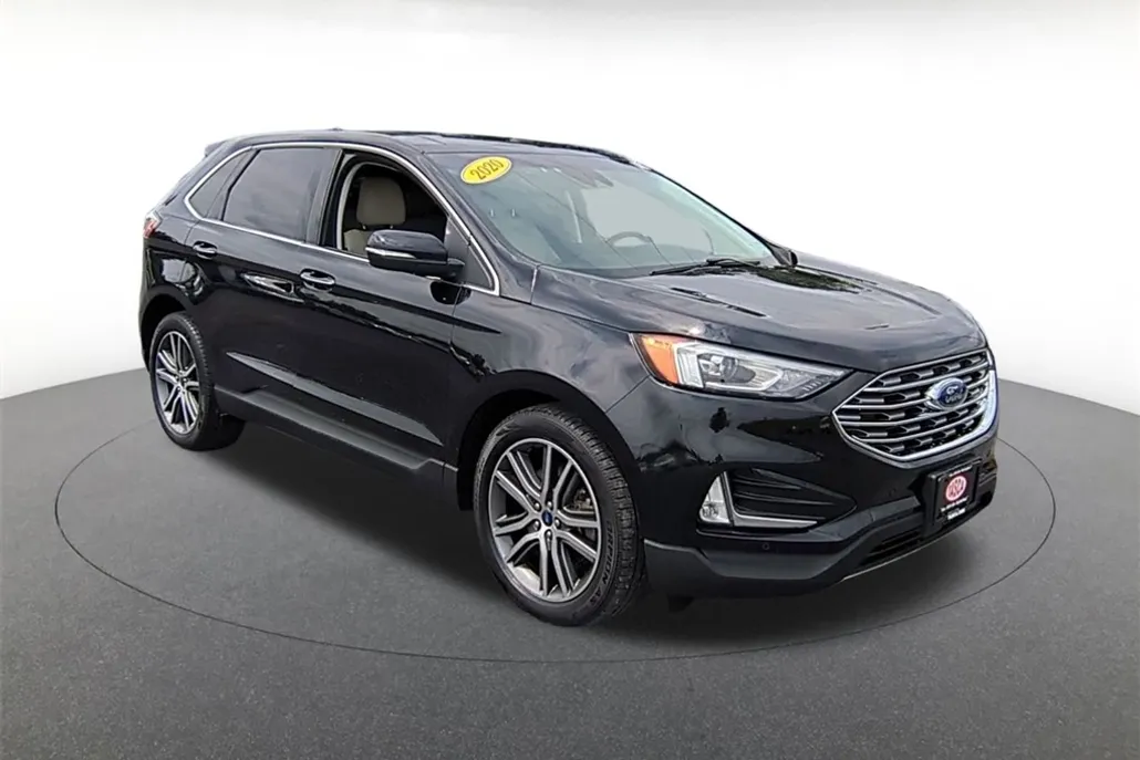 2020 Ford Edge Titanium photo 1