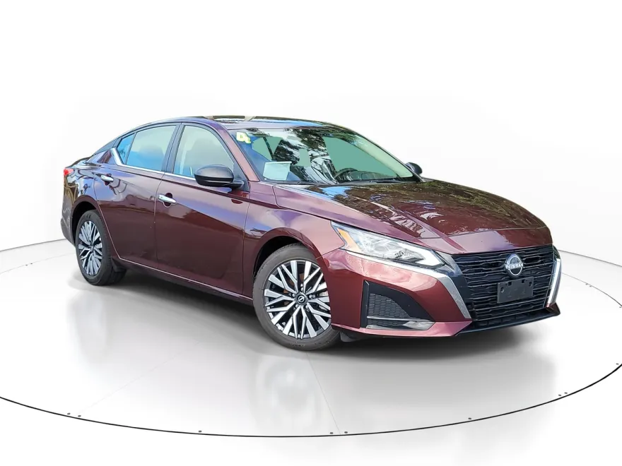 2024 Nissan Altima 2.5 SV photo 1