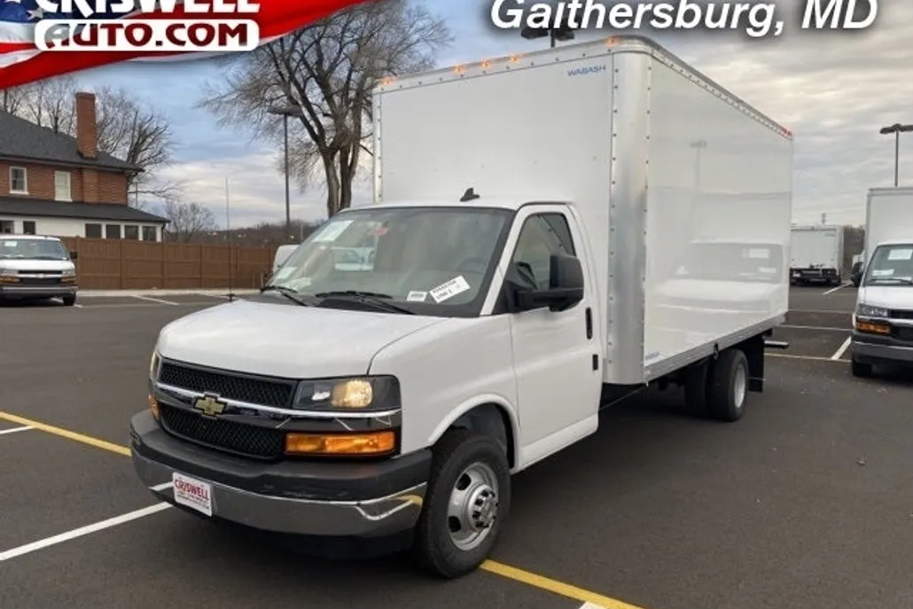 2023 Chevrolet Express 3500 Work Van Cutaway photo 1
