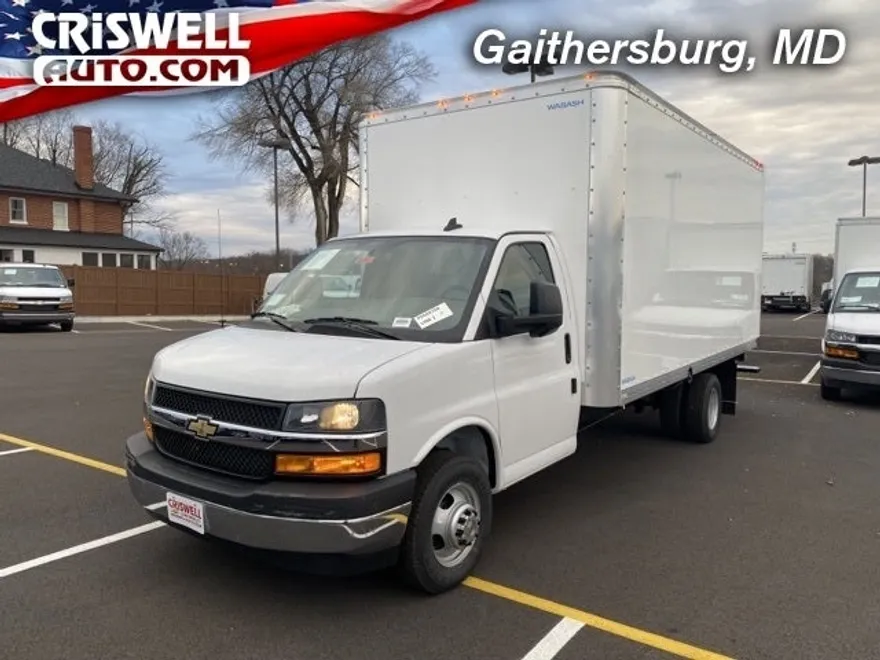 2023 Chevrolet Express 3500 Work Van Cutaway photo 1