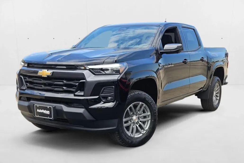 2026 Chevrolet Colorado LT photo 1