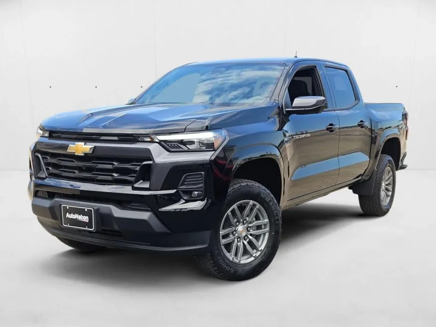 2026 Chevrolet Colorado LT photo 1