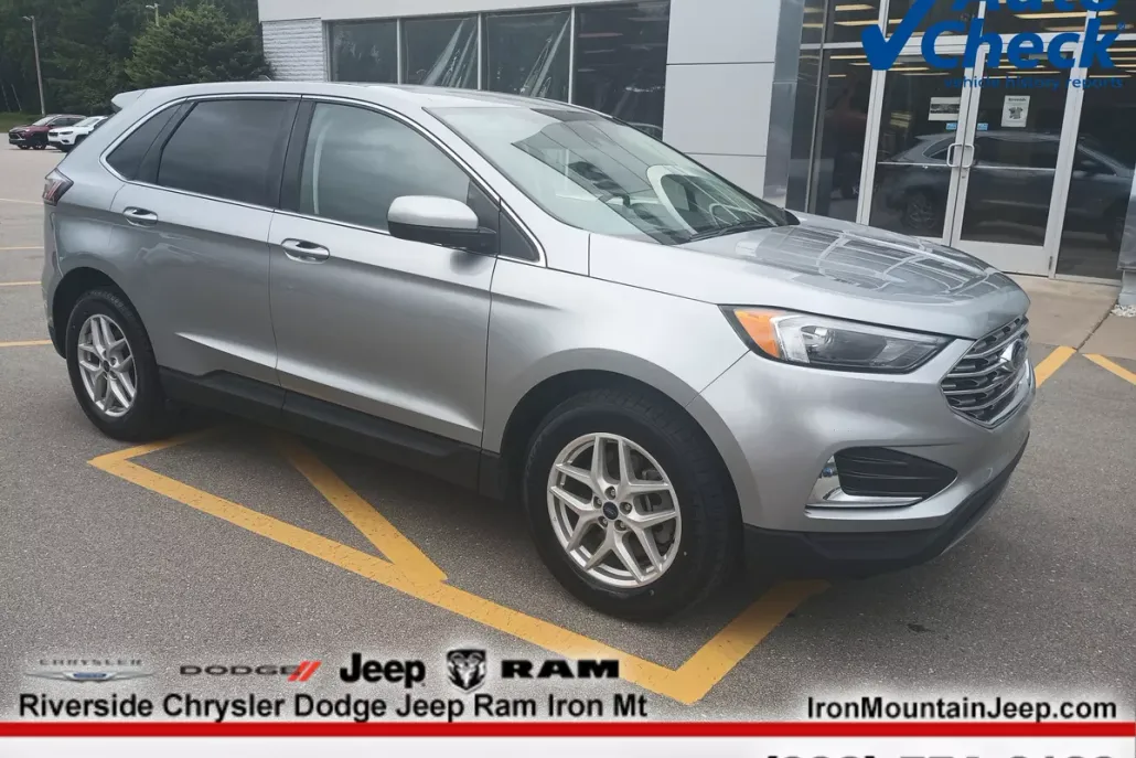 2022 Ford Edge SEL photo 1