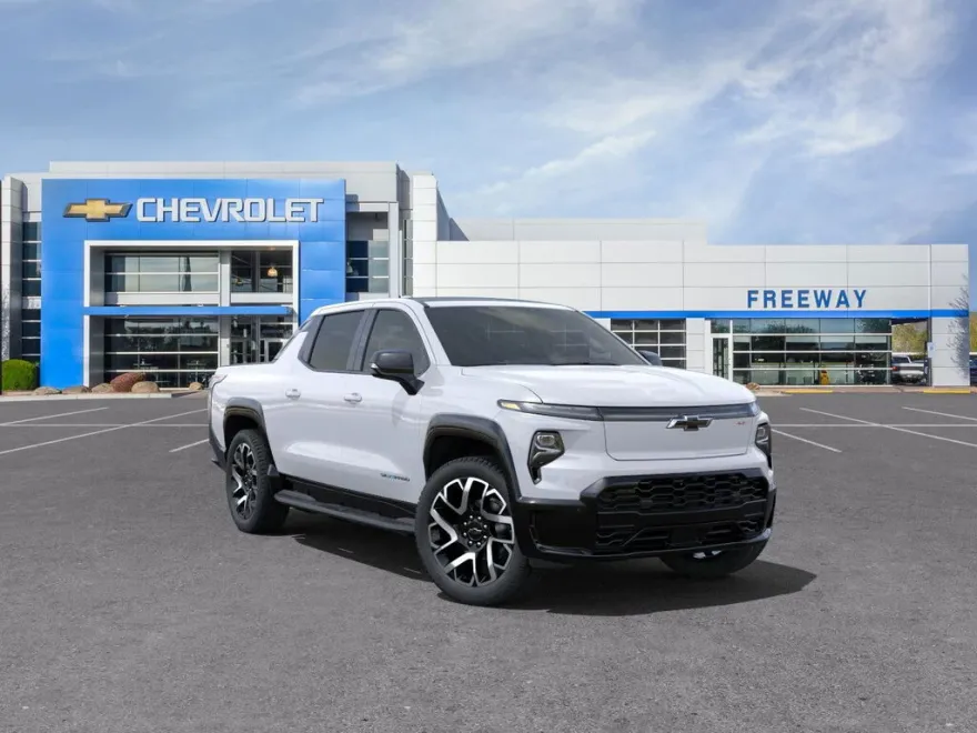 2024 Chevrolet Silverado EV RST photo 1