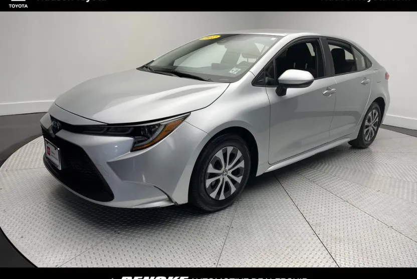 2022 Toyota Corolla Hybrid LE photo 1