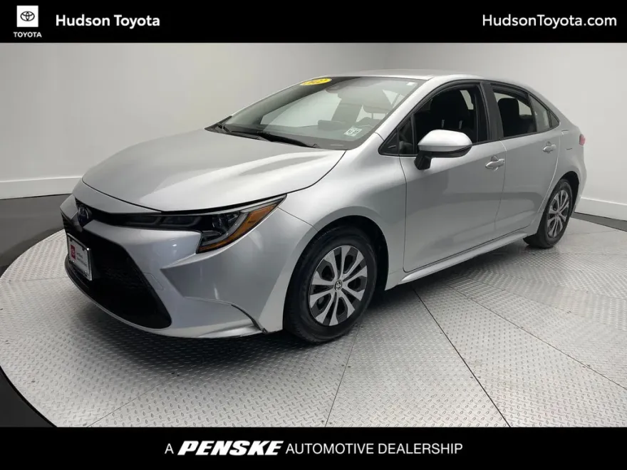 2022 Toyota Corolla Hybrid LE photo 1