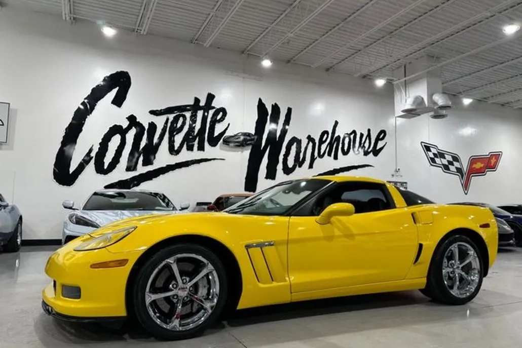2010 Chevrolet Corvette 1LT photo 1