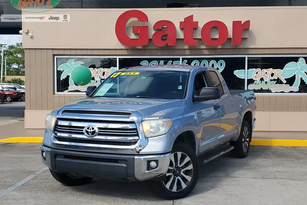 2017 Toyota Tundra Double Cab SR5 photo 1