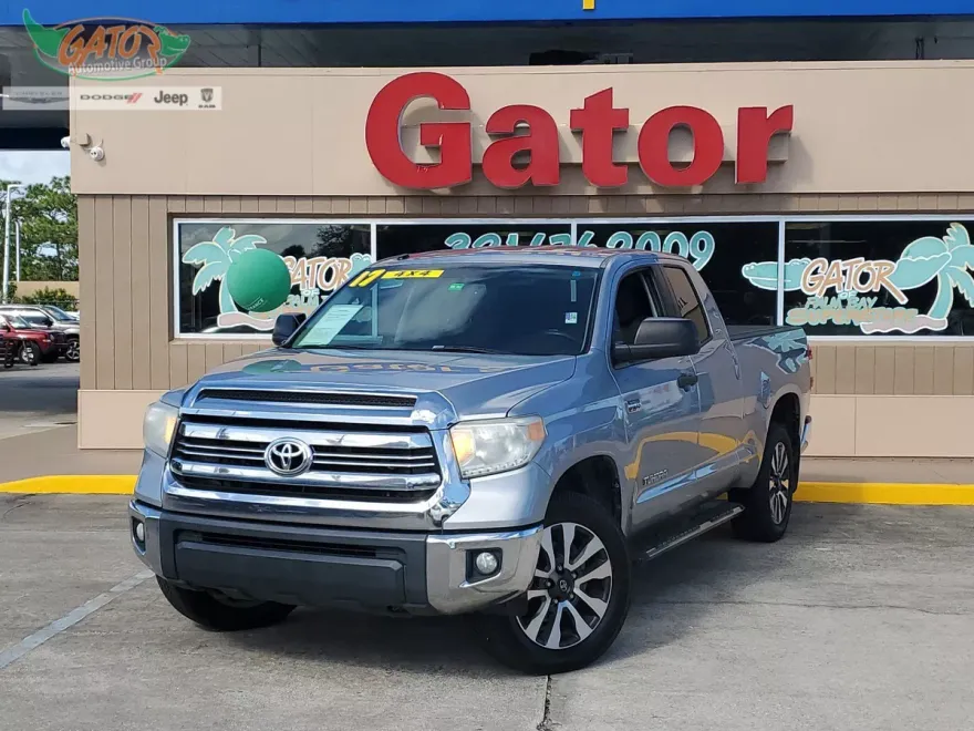 2017 Toyota Tundra Double Cab SR5 photo 1