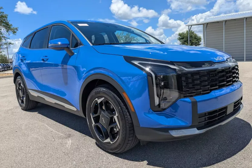 2026 Kia Sportage EX photo 1