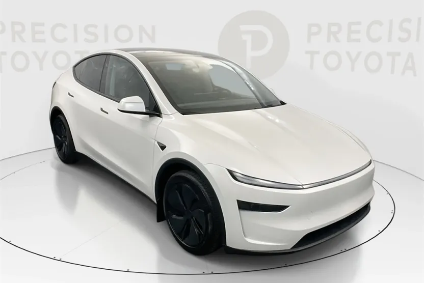 2026 Tesla Model Y Long Range photo 1
