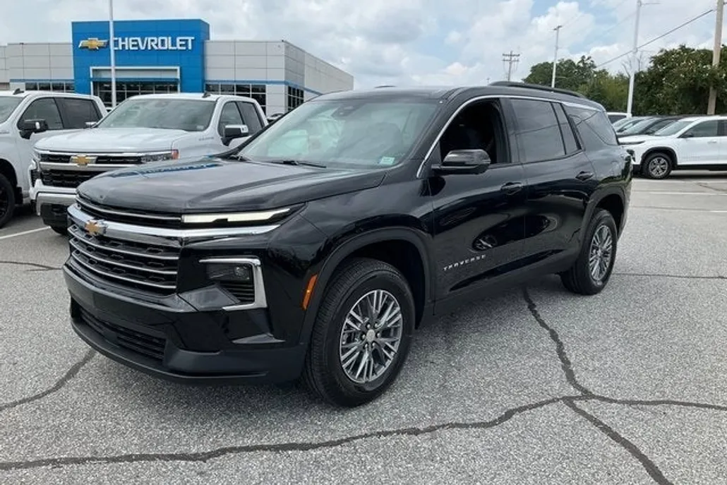 2026 Chevrolet Traverse photo 1