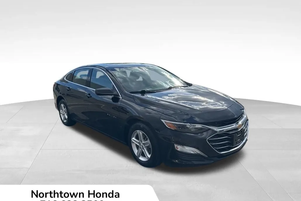 2022 Chevrolet Malibu photo 1
