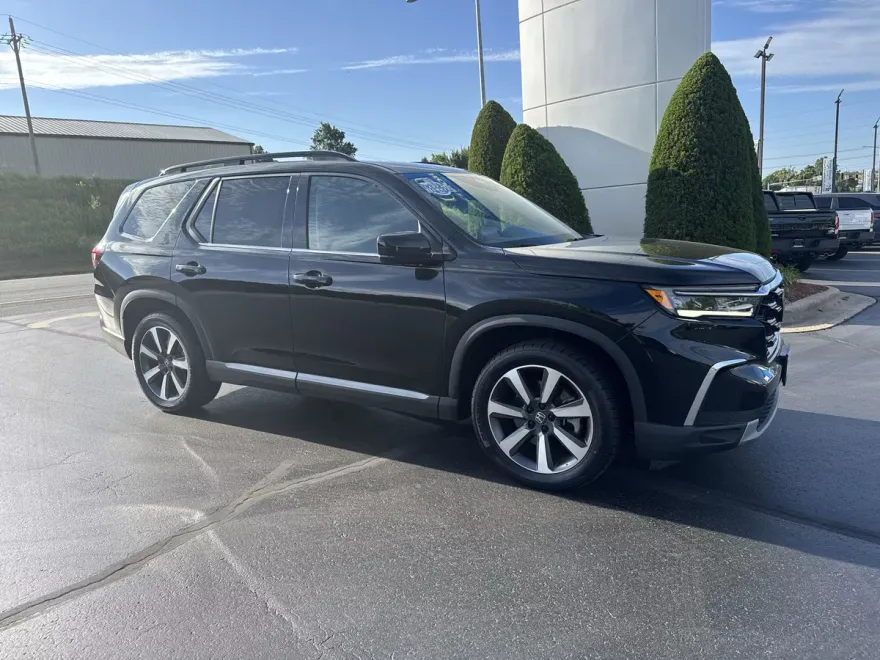 2023 Honda Pilot Elite photo 1