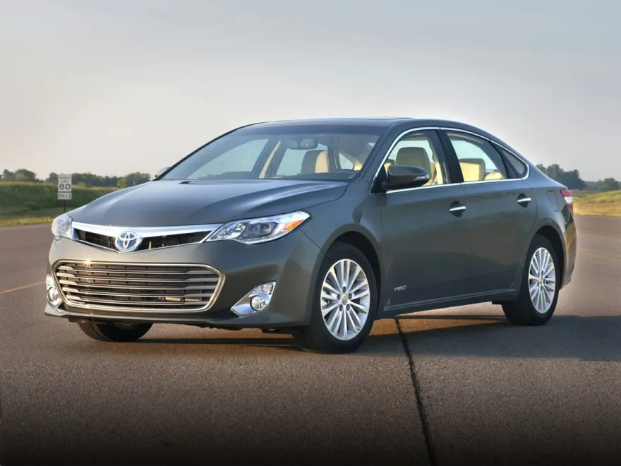2015 Toyota Avalon Hybrid XLE Touring photo 1