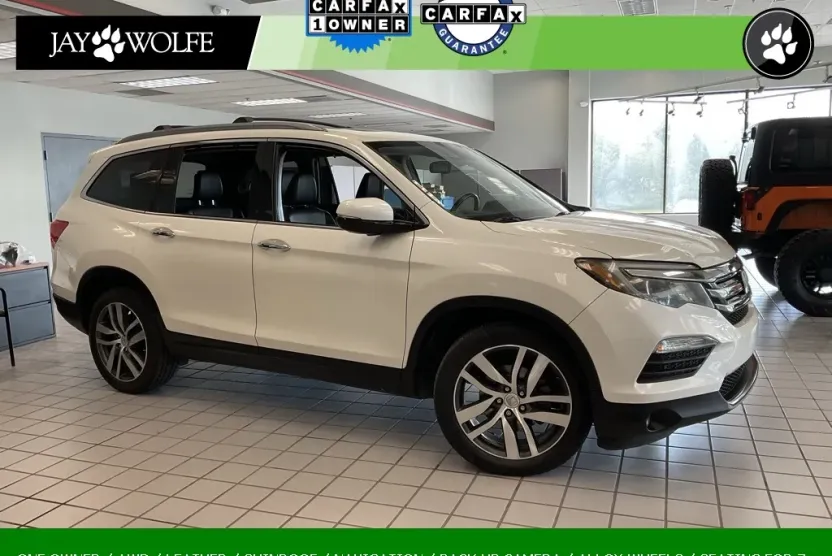 2016 Honda Pilot Elite photo 1