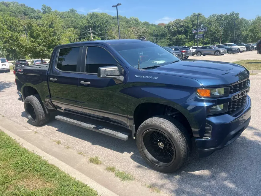 2020 Chevrolet Silverado 1500 Custom photo 1