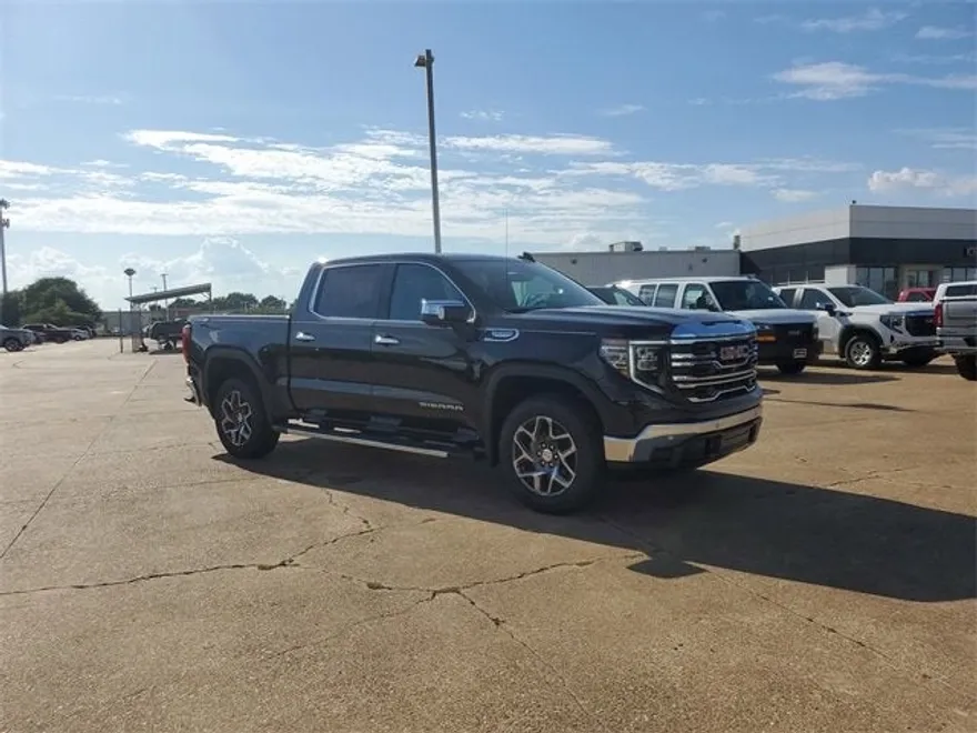 2026 Gmc Sierra 1500 SLT photo 1