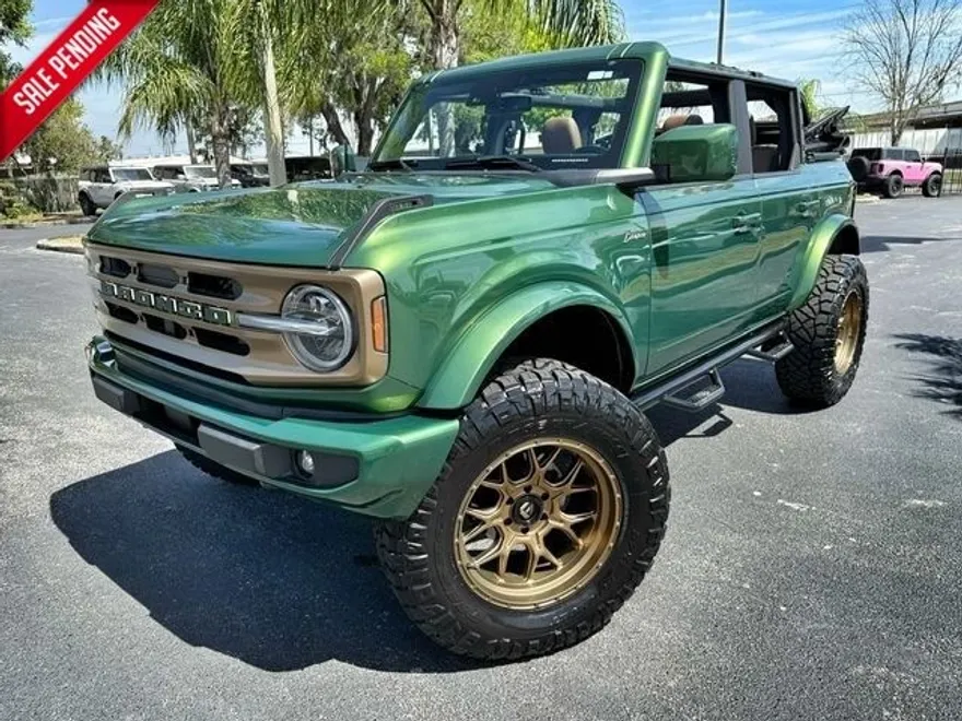 2022 Ford Bronco Outer Banks photo 1