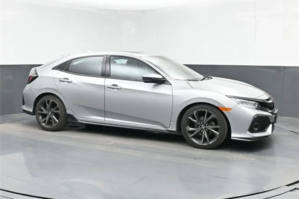 2017 Honda Civic Sport Touring photo 1
